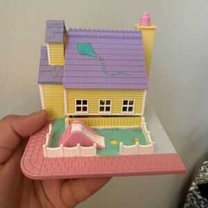 EUC Polly Pocket 1993 Pollyville light up school house